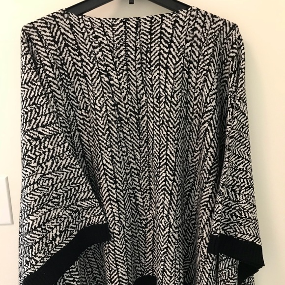 lululemon athletica Sweaters - Lululemon Black and White Yogi Poncho